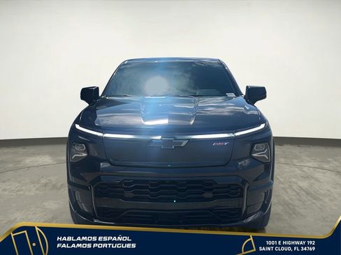 Certified 2025 Chevrolet Silverado EV RST AWD/4WD image 9