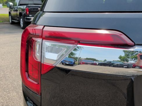 Used 2023 GMC Acadia SLT AWD/4WD image 44