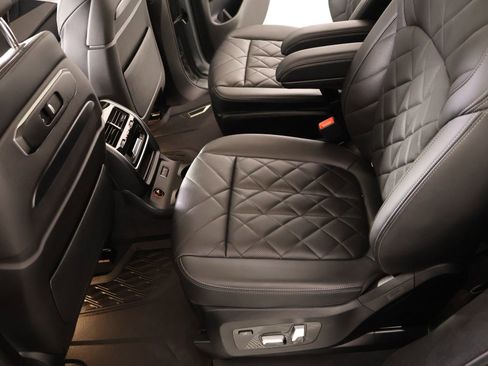 Used 2023 BMW X7 xDrive40i w/ M Sport Package image 13