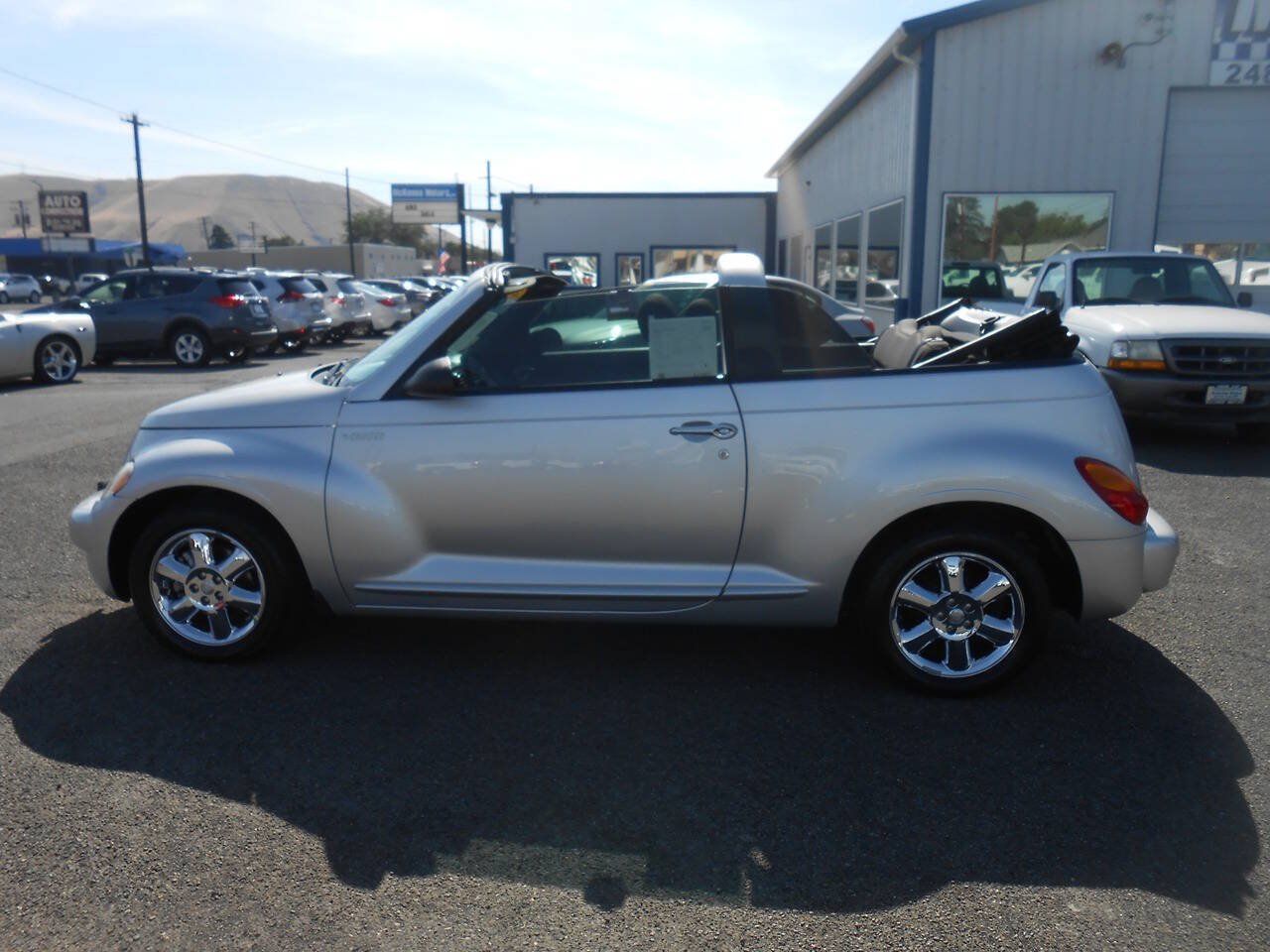 Used 2005 Chrysler PT Cruiser Touring FWD image 6