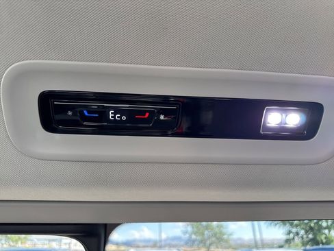 New 2025 Volkswagen ID. Buzz 1st Edition image 12