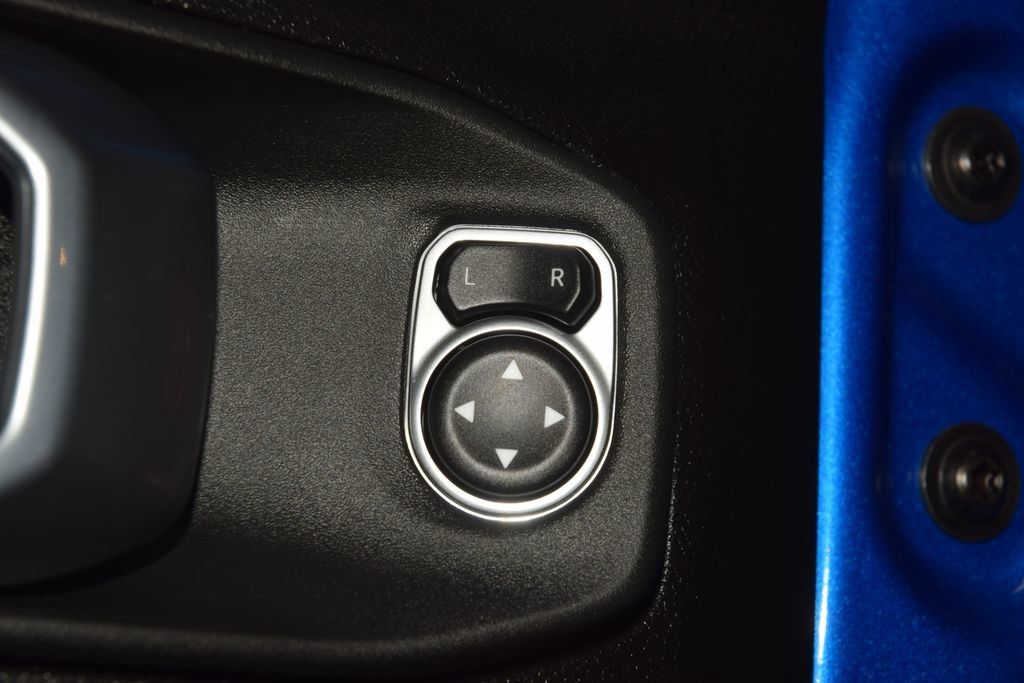 Used 2025 Jeep Gladiator Rubicon w/ Safety Group AWD/4WD image 49