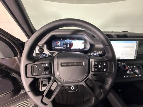 Used 2025 Land Rover Defender 110 AWD/4WD image 19
