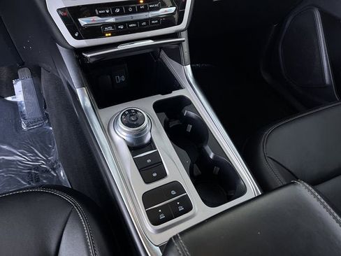 Used 2022 Ford Explorer XLT w/ Equipment Group 202A image 17