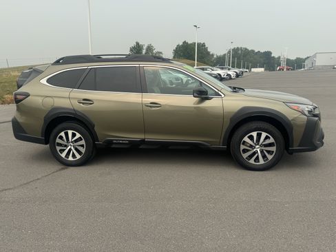 Certified 2024 Subaru Outback Premium w/ Popular Package #1A AWD/4WD image 2