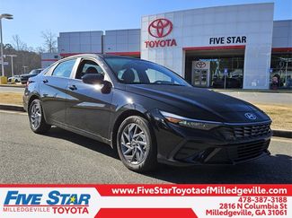 Used 2025 Hyundai Elantra Blue video 1