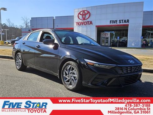 Used 2025 Hyundai Elantra Blue image 1