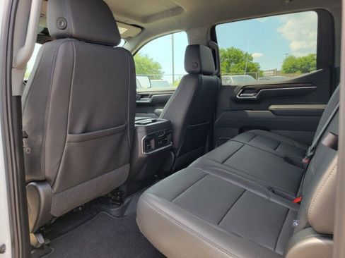 Used 2025 GMC Sierra 1500 SLT RWD image 25