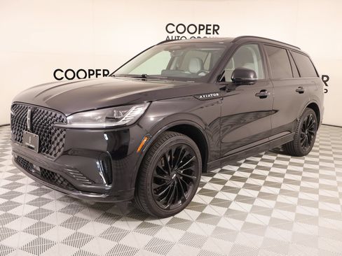 Used 2025 Lincoln Aviator Reserve w/ Luxury Package AWD/4WD image 10