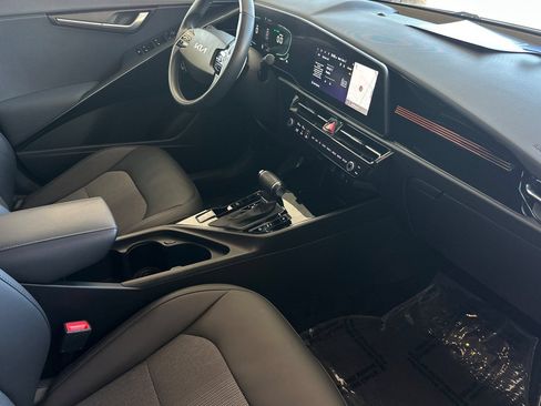 Used 2023 Kia Niro EX FWD image 15