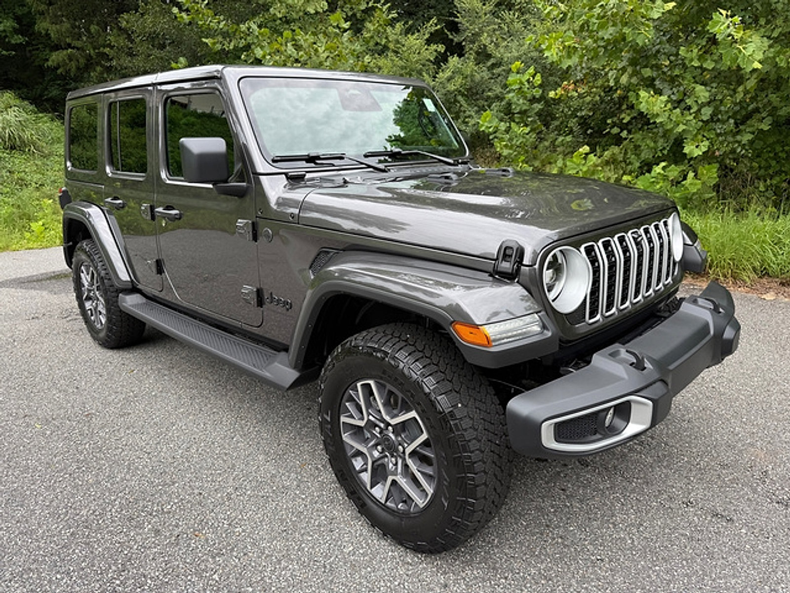 New 2026 Jeep Wrangler Unlimited Sahara AWD/4WD image 5