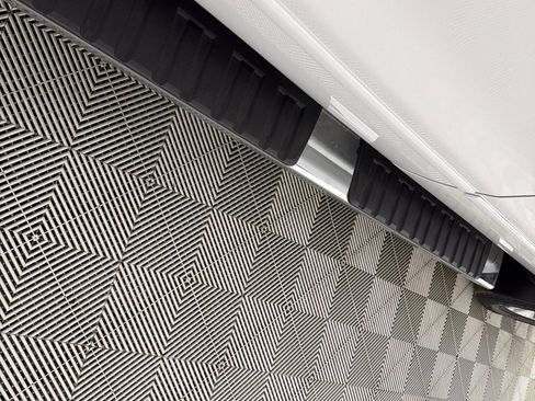 Used 2018 GMC Sierra 1500 SLE w/ SLE Value Package image 25