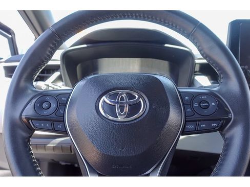 Used 2025 Toyota Corolla SE FWD image 14
