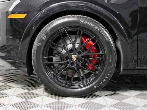 Used 2024 Porsche Cayenne S image 40