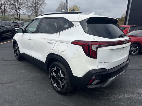 Used 2024 Kia Seltos EX AWD/4WD image 3