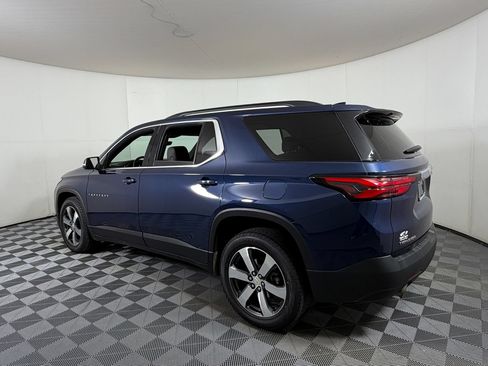 Used 2023 Chevrolet Traverse LT w/ LT Premium Package FWD image 3
