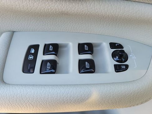 Used 2022 Volvo XC90 T6 Momentum w/ Protection Package image 23