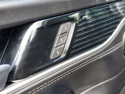 Used 2023 Jeep Wagoneer L 4WD w/ Premium Group I image 7