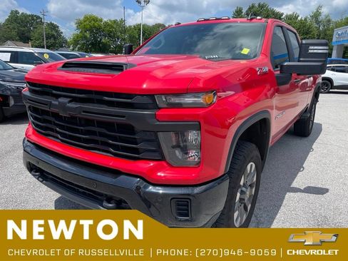Used 2025 Chevrolet Silverado 2500 Custom w/ Custom Value Package AWD/4WD image 3