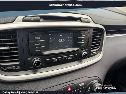 Used 2017 Kia Sorento LX FWD image 21