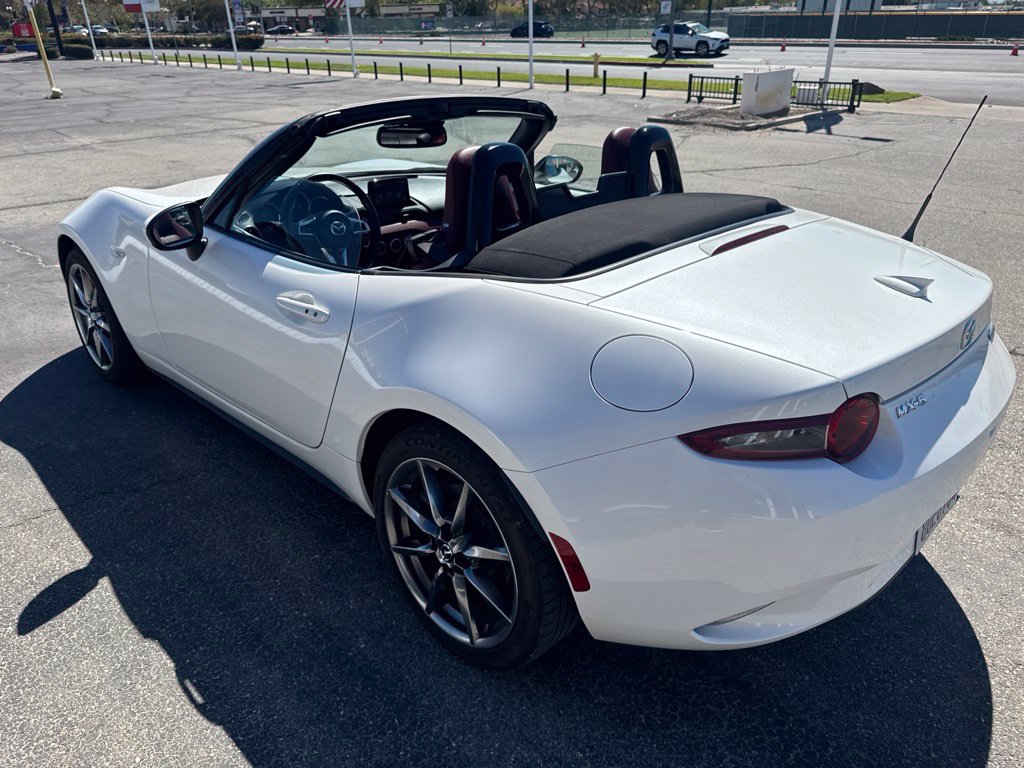 Used 2020 MAZDA MX-5 Miata Grand Touring RWD image 4