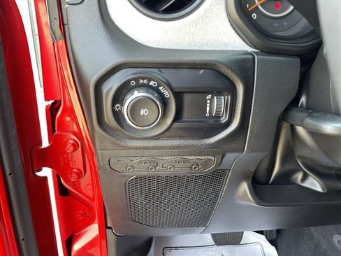 Used 2025 Jeep Wrangler Unlimited Sport AWD/4WD image 21