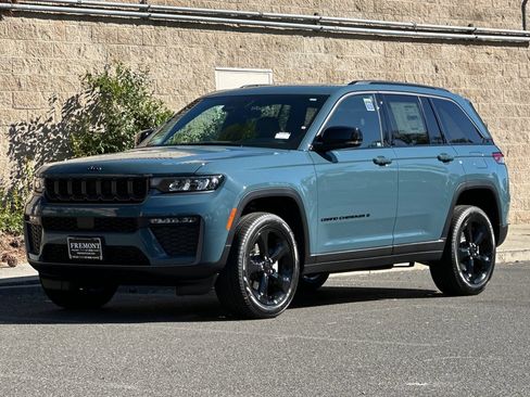 New 2026 Jeep Grand Cherokee Limited w/ Limited Altitude Package AWD/4WD image 7