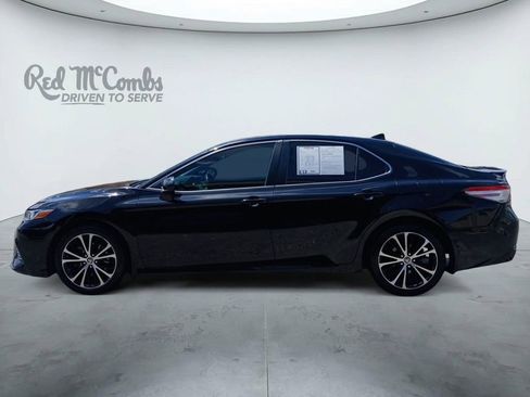 Used 2020 Toyota Camry SE FWD image 2