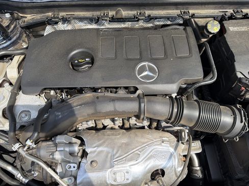 Used 2023 Mercedes-Benz CLA 250 4MATIC image 36