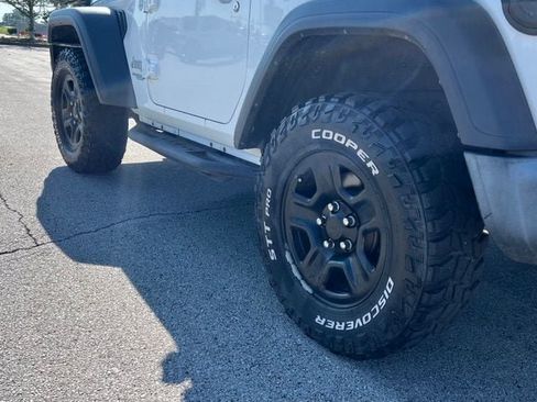 Used 2019 Jeep Wrangler Sport AWD/4WD image 8