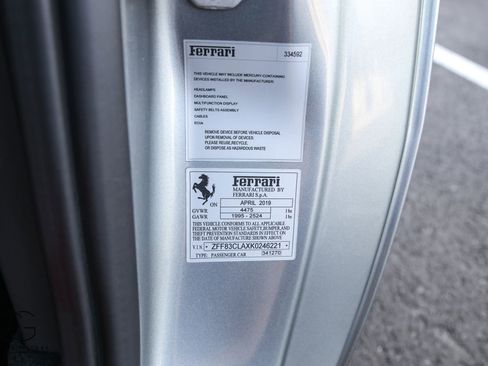 Used 2019 Ferrari 812 Superfast RWD image 38
