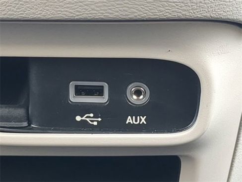 Used 2018 Chrysler Pacifica Touring w/ Tire & Wheel Group image 23