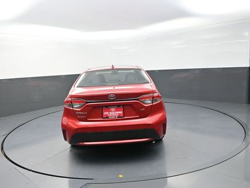 Used 2021 Toyota Corolla LE FWD image 48