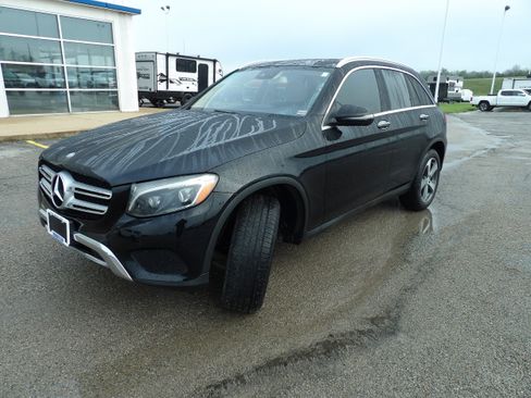 Used 2016 Mercedes-Benz GLC 300 4MATIC image 2