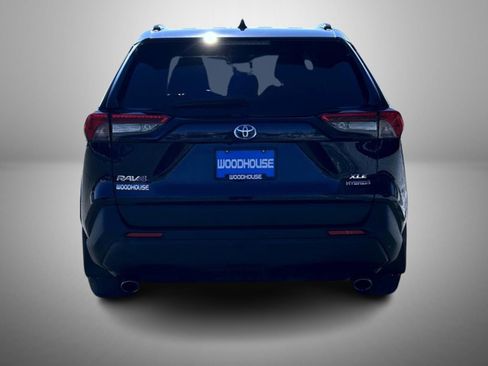 Used 2020 Toyota RAV4 XLE image 6