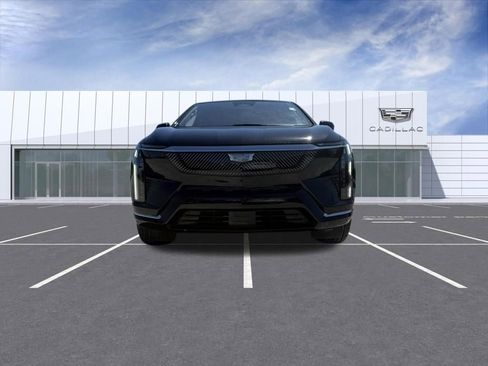 Used 2025 Cadillac Optiq Luxury 2 w/ LPO, Floor Liner Package AWD/4WD image 7