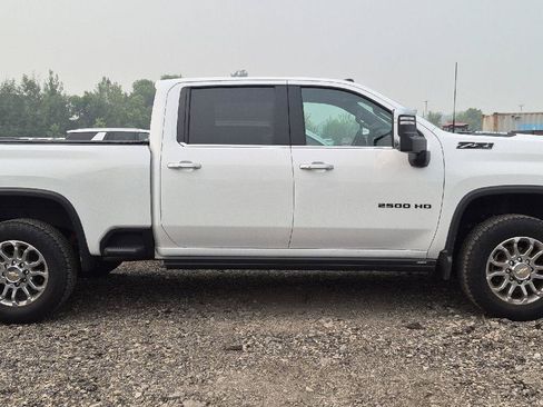 Used 2025 Chevrolet Silverado 2500 LTZ w/ LTZ Plus Package AWD/4WD image 3