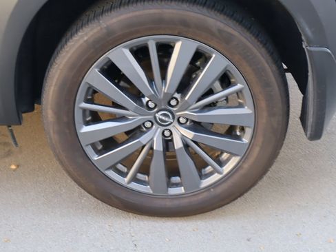 Used 2024 Nissan Pathfinder SL w/ SL Premium Package AWD/4WD image 30