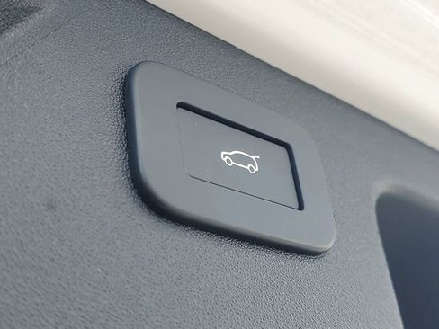 Used 2023 Land Rover Discovery Sport S R-Dynamic image 9