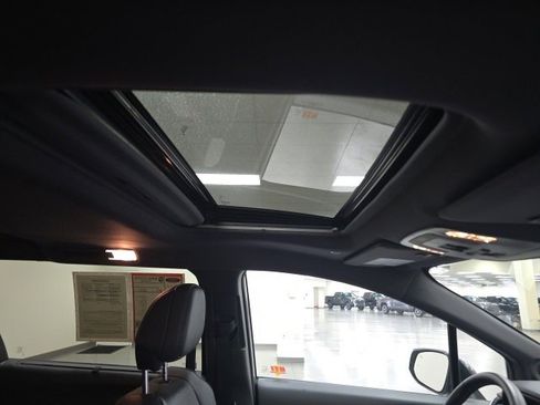 Certified 2023 Toyota Sienna XLE Woodland Edition image 7