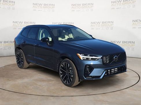 New 2026 Volvo XC60 T8 Ultra w/ Protection Package Premier AWD/4WD image 7