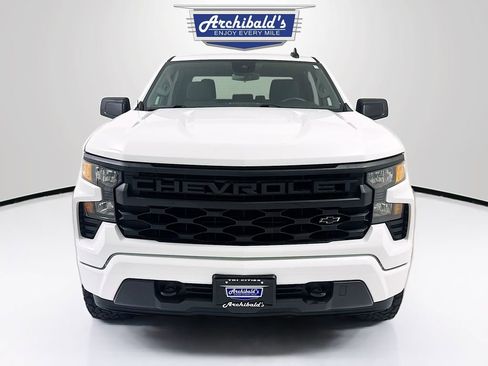 Used 2022 Chevrolet Silverado 1500 Custom image 2