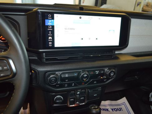 Used 2024 Jeep Wrangler Unlimited Sport AWD/4WD image 19