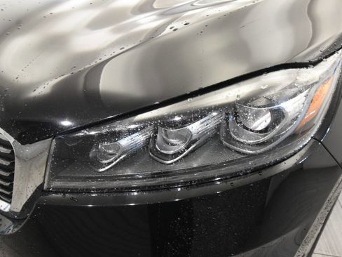 Used 2019 Kia Sorento SX image 9