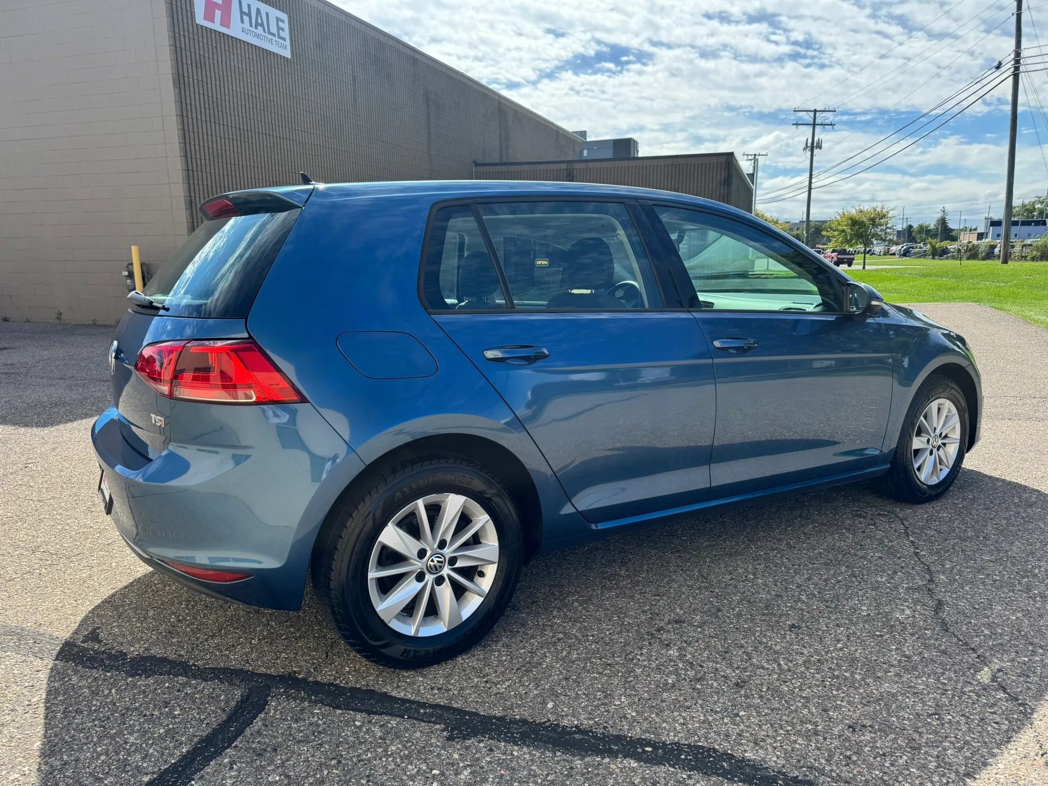 Used 2017 Volkswagen Golf SEL FWD image 10