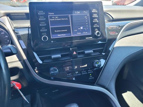 Used 2021 Toyota Camry SE FWD image 25