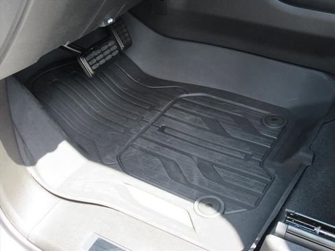 New 2026 GMC Yukon AT4 Ultimate w/ LPO, Floor Liner Package image 39
