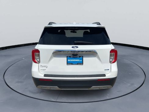 Used 2020 Ford Explorer XLT w/ Equipment Group 202A AWD/4WD image 8