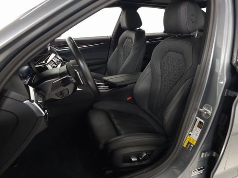 Used 2023 BMW 530e xDrive w/ Premium Package image 19