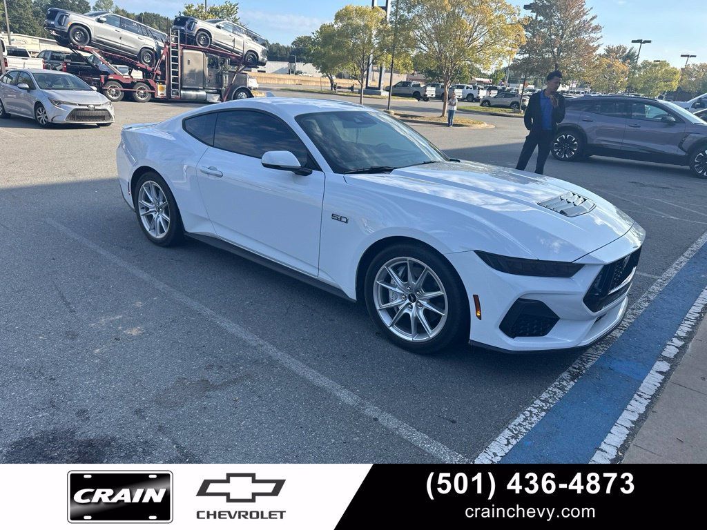 Used 2025 Ford Mustang GT Premium RWD image 1